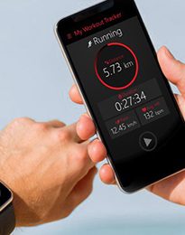 Fitness app tracking running distance and time
